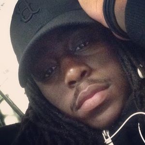 Meet your Posher, Devin